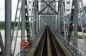введен в эксплуатацию новый железнодорожный мост через реку Обь в районе города Камень-на-Оби (Алтайский край)